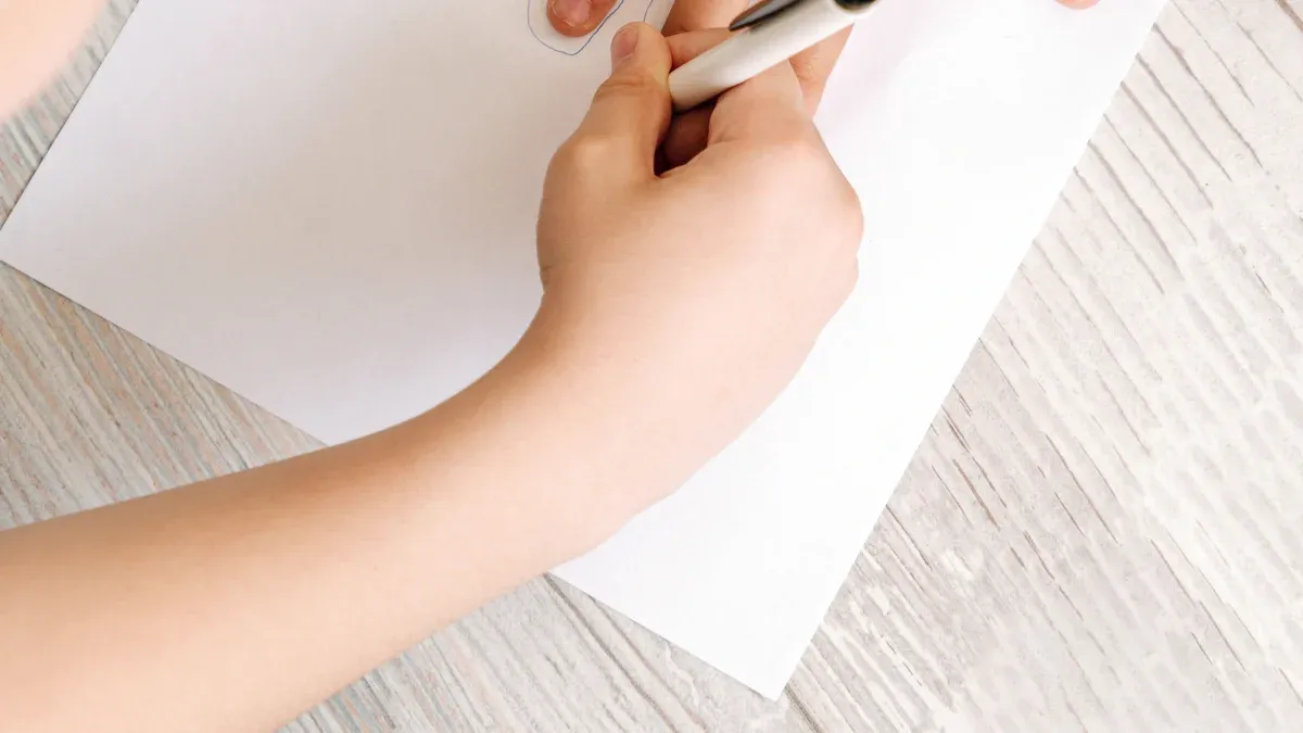 How to Choose the Best LED Portable Light Box for Crafting and Illustration