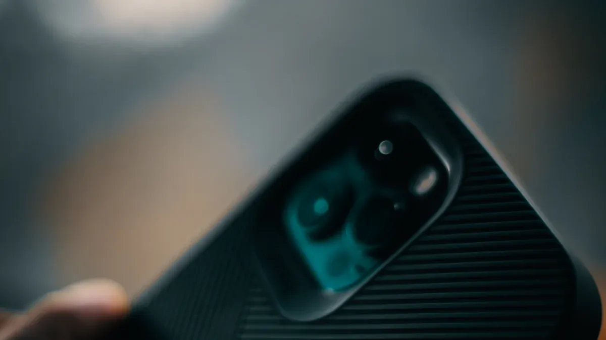 The Pros and Cons of Carbon Fiber Phone Cases Explained