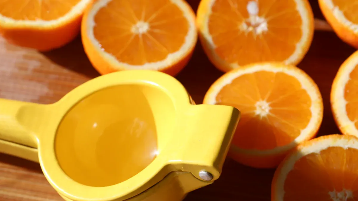 Benefits of Using the ORMEO Cold Press Juicer