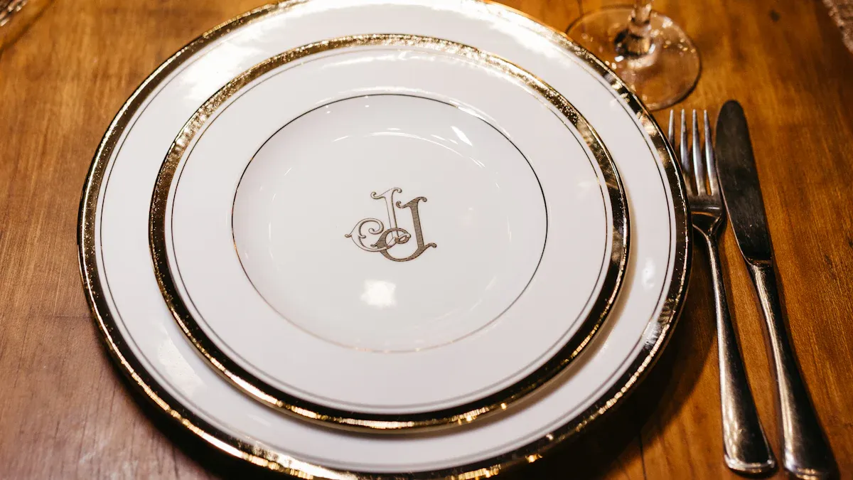 Visual Appeal of Clear Disposable Plates