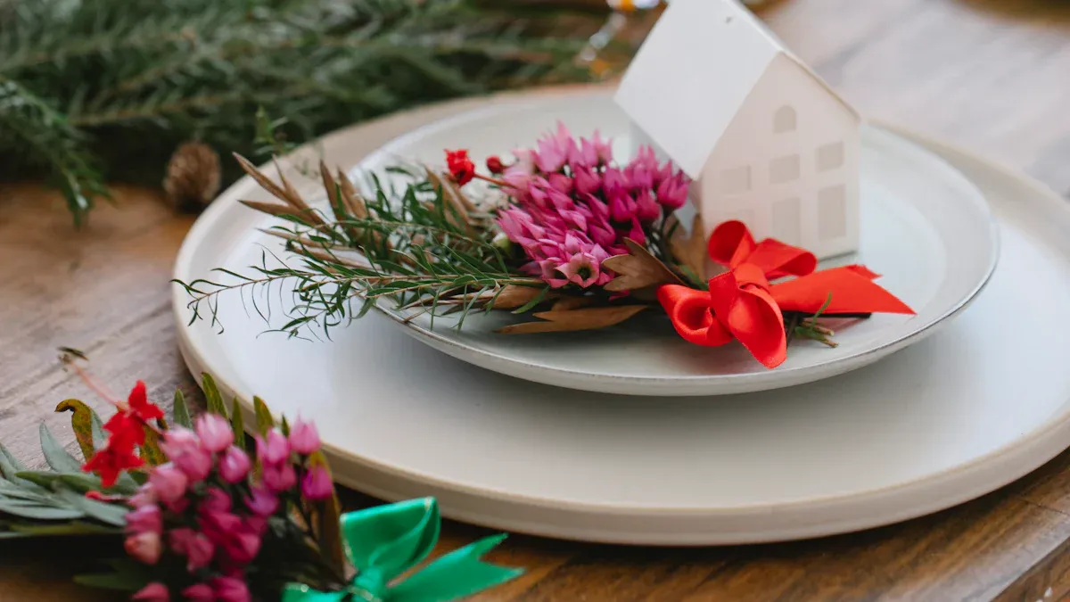 Matching Disposable Christmas Plates to Your Theme