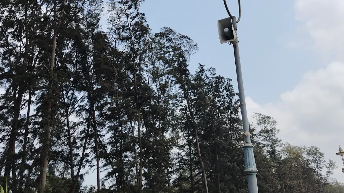 Implementing 5G on Streetlight Poles