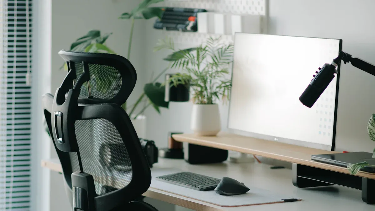 Benefits of Pneumatic Sit-Stand Desks