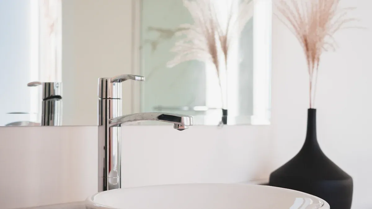 Avantages des accessoires de salle de bains en alliage de zinc