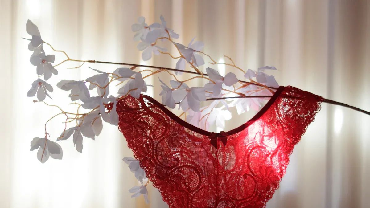 Silk Panties piav qhia vim li cas lawv zoo meej rau poj niam