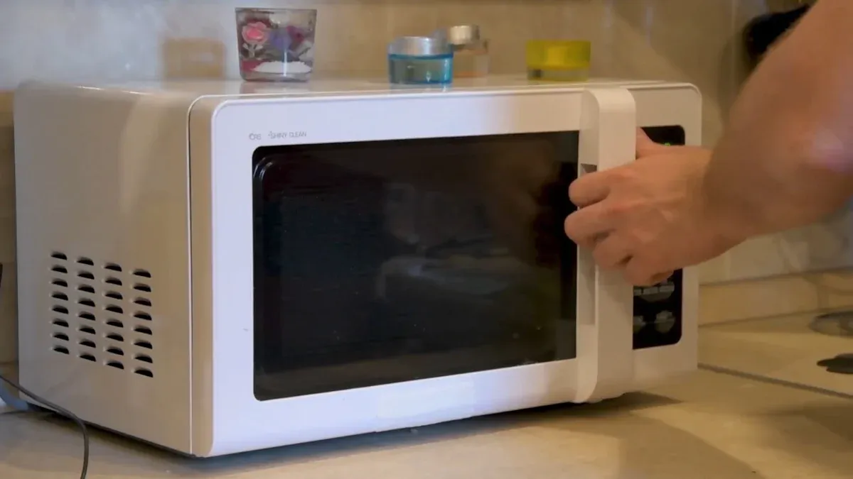 The Microwave Grill Pan: Your 2026 Kitchen Essential for Speed and Space