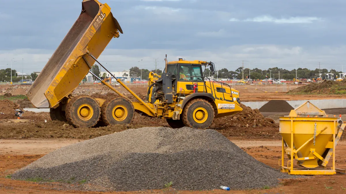 ନିର୍ମାଣରେ ଡମ୍ପର ଟ୍ରାକର ବ୍ୟବହାର