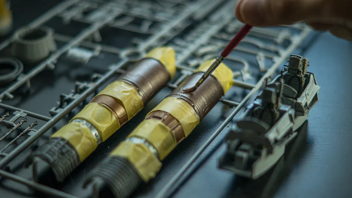 What is the difference between screw and plunger injection molding?