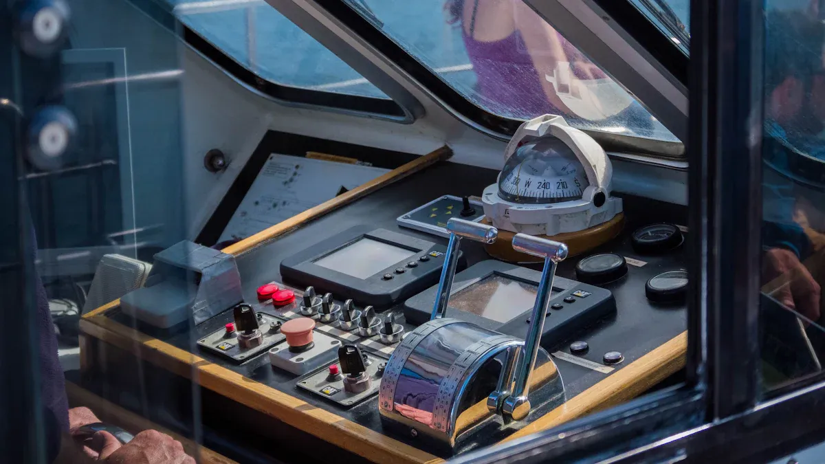 บทบาทที่ขาดไม่ได้ของโทรศัพท์มือถือ IP67 ในระบบคอนโซลควบคุมทางทะเล