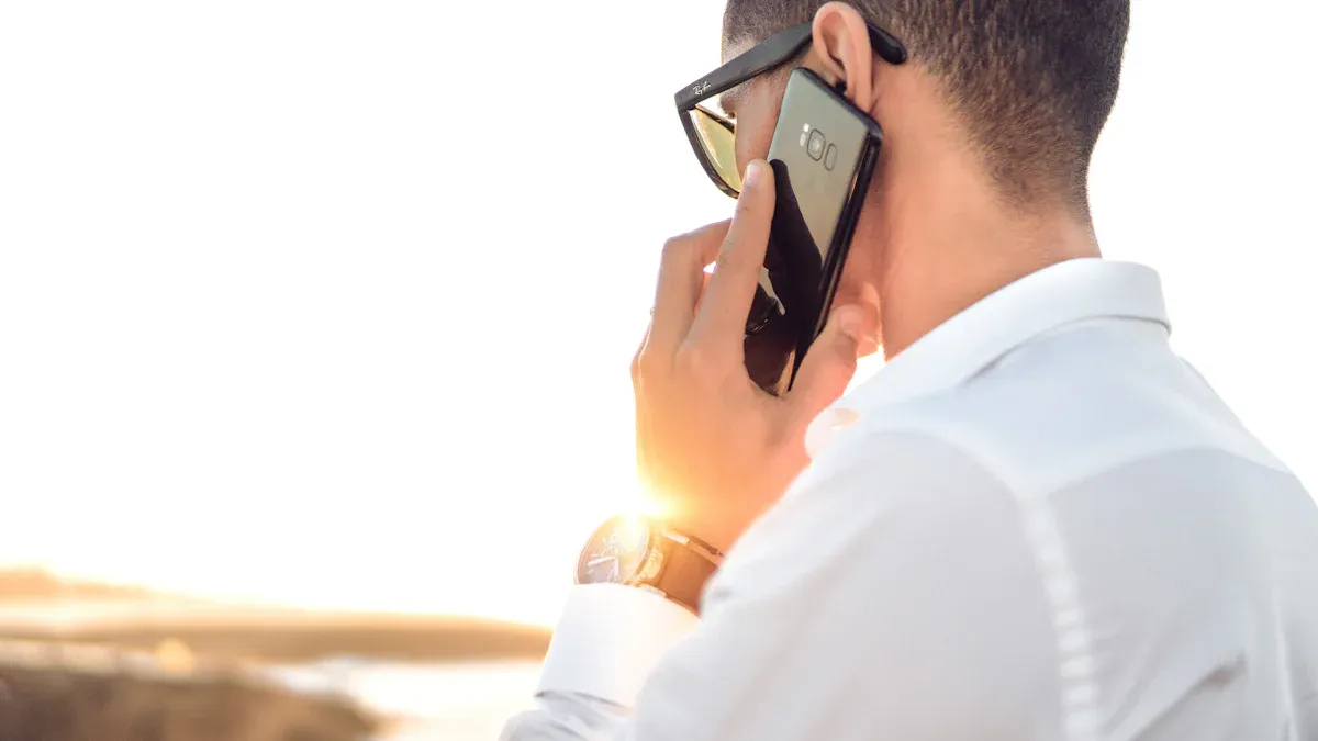 Steps to Use a Traffic Emergency Telephone