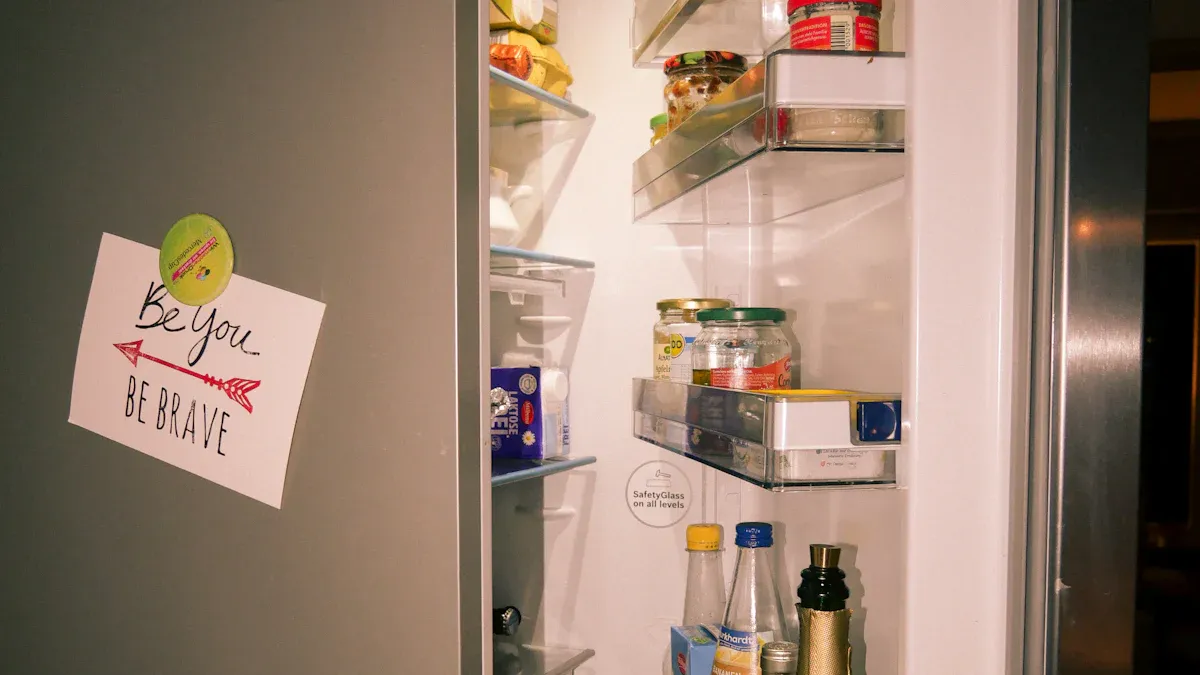 Sua geladeira não está refrigerando? O condensador de tubo de fio pode ser o culpado.