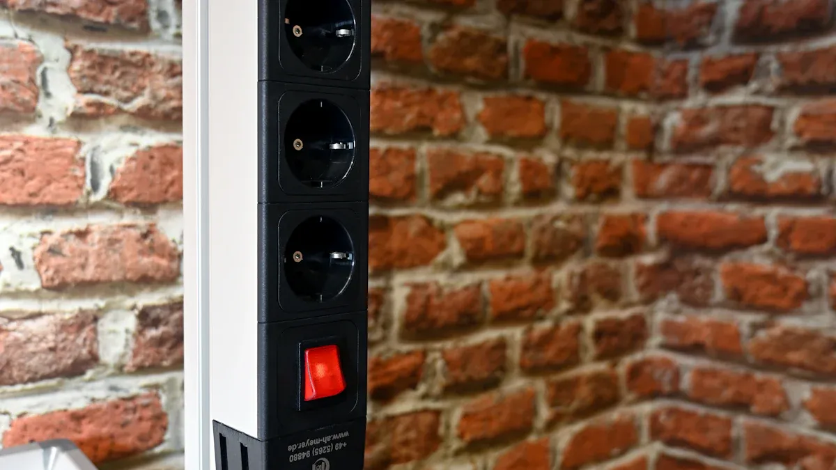 What’s the difference between PDU and ordinary power strip?