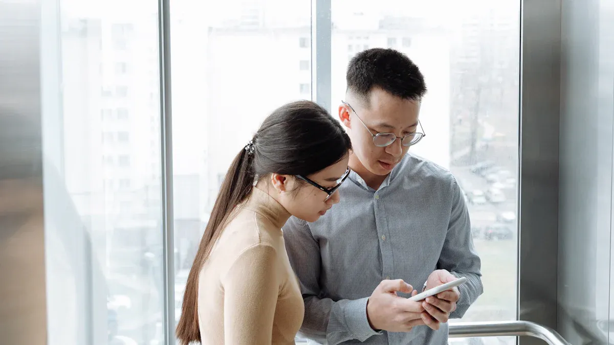 Annoying Human Behaviors in the Elevator
