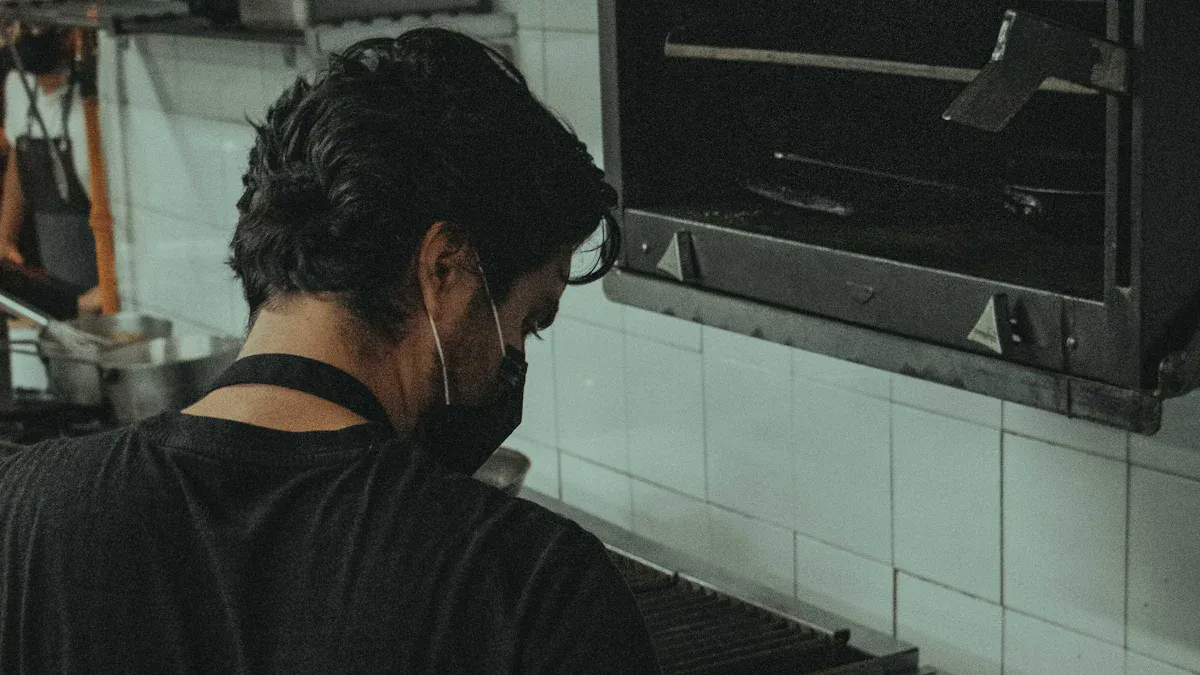 Consistent Quality Control and Certifications for Microwave Grill Pan Production