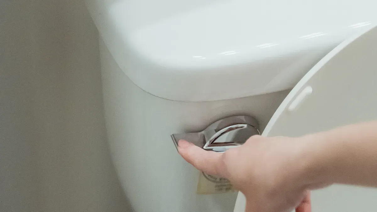 Conseils d'entretien pour les charnières de toilettes à fermeture amortie