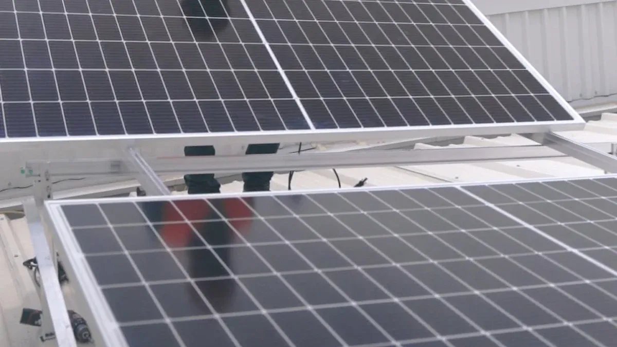 What size cable for 100w solar panel?