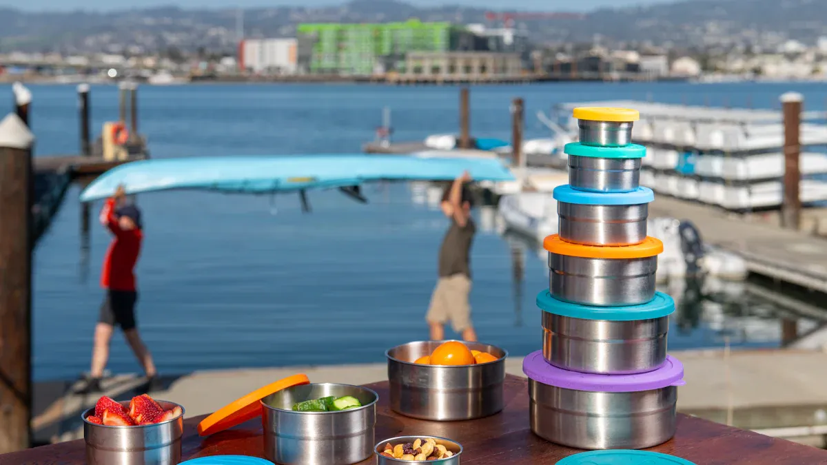 What are the pros and cons of silicone microwave cookware?