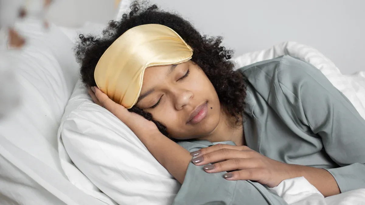 Innovations hauv Silk Eye Mask Design