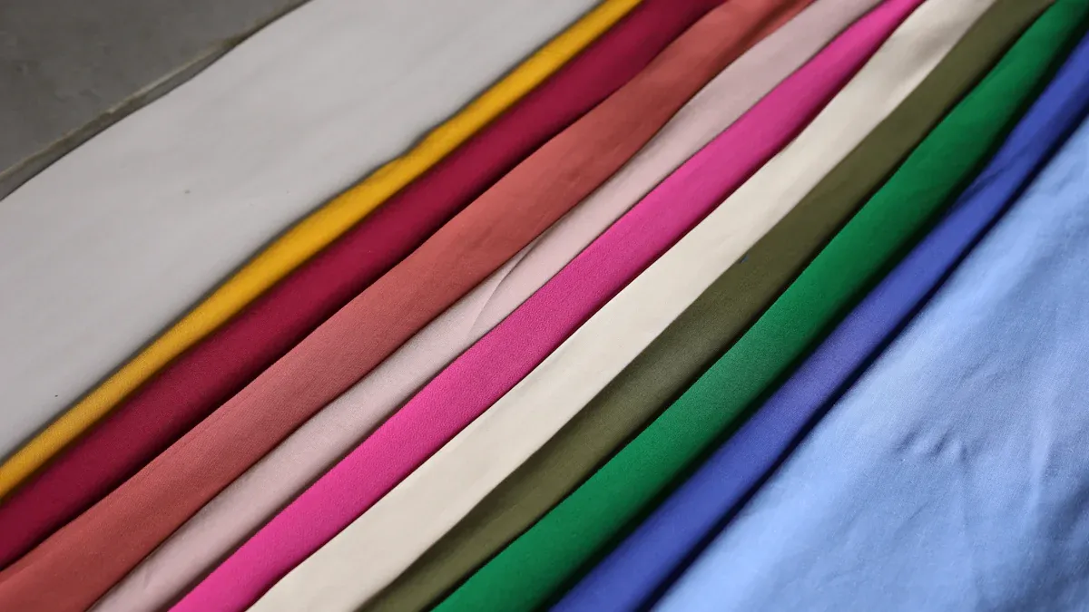 Suerte Textile-ийн полиэстр өнгийн холимог материалын олон талт байдал