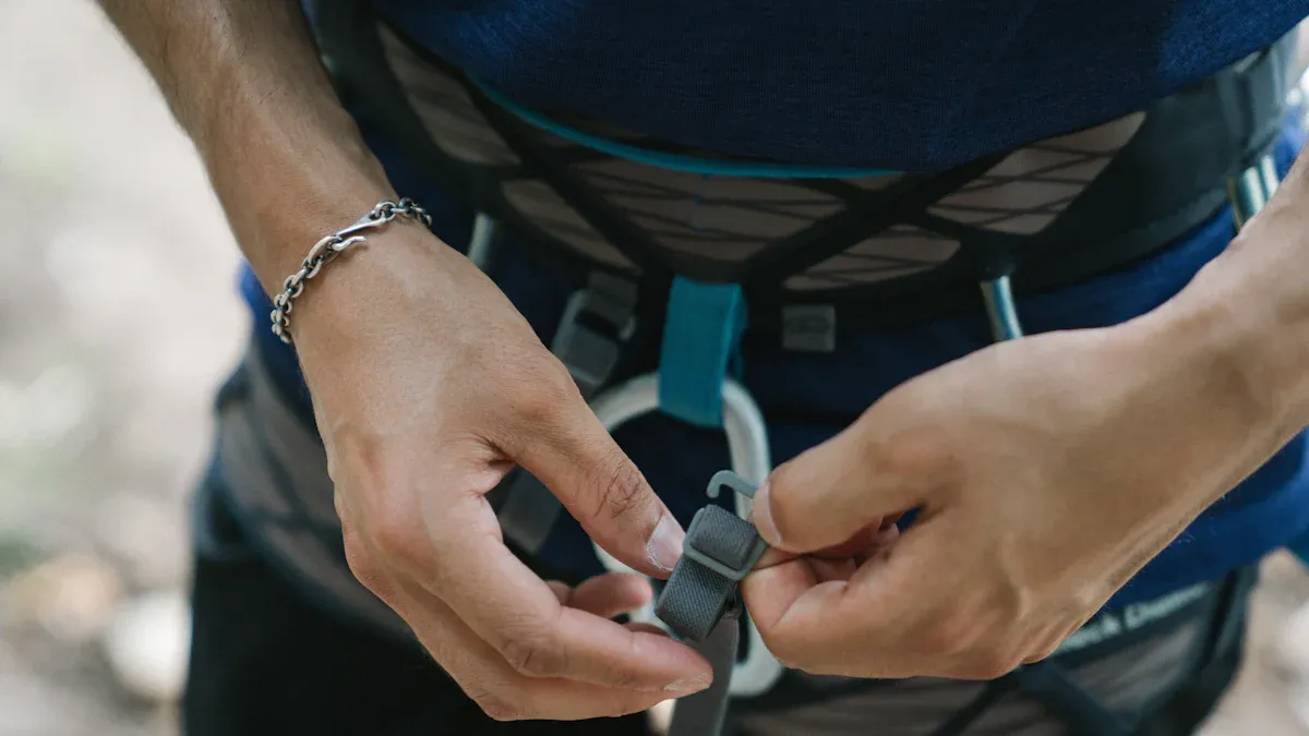 The Safety Advantage of Polyester Paracord Rope in Outdoor Gear