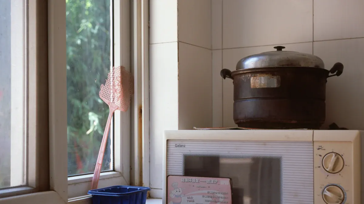 Identifying Safe Microwave Baking Pans