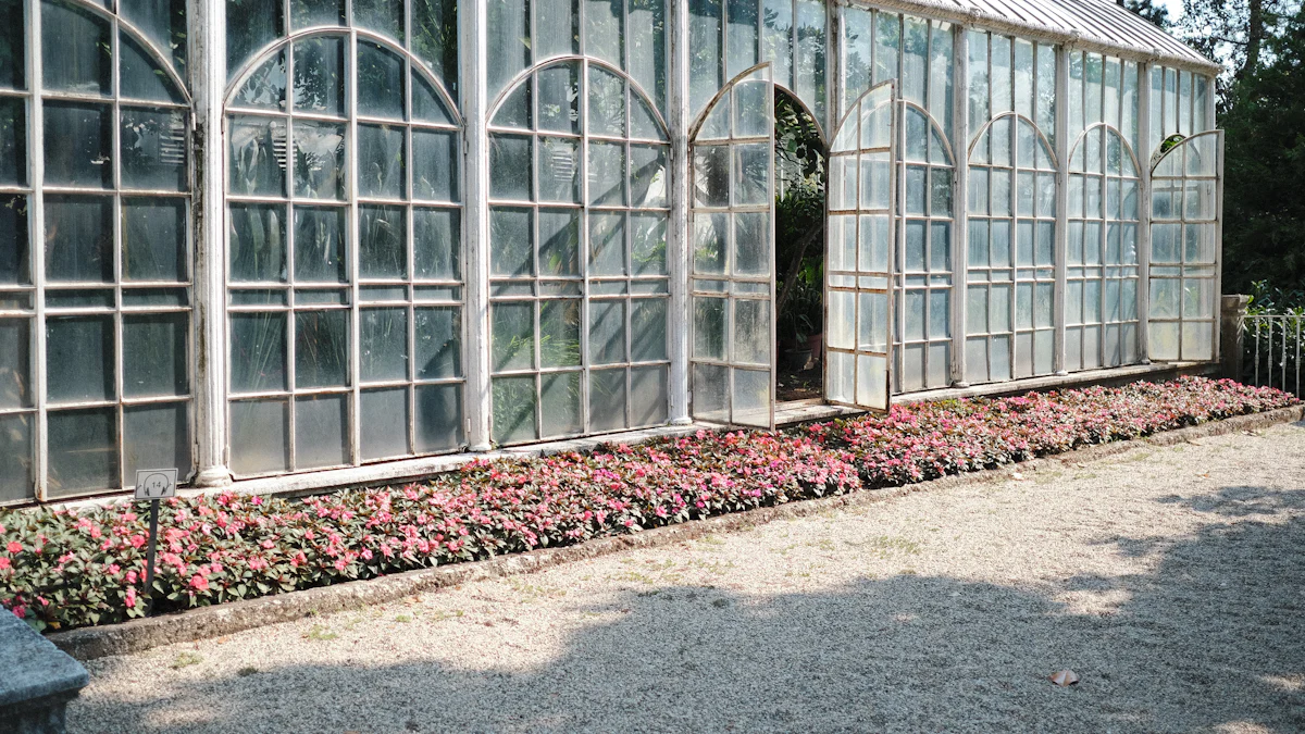 Invernadero de túnel VEVOR, 6 x 3 x 2,1 m, portátil, con aros de acero  galvanizado, 3 vigas superiores, postes diagonales, 2 puertas con  cremallera y ..., image size:1200x675