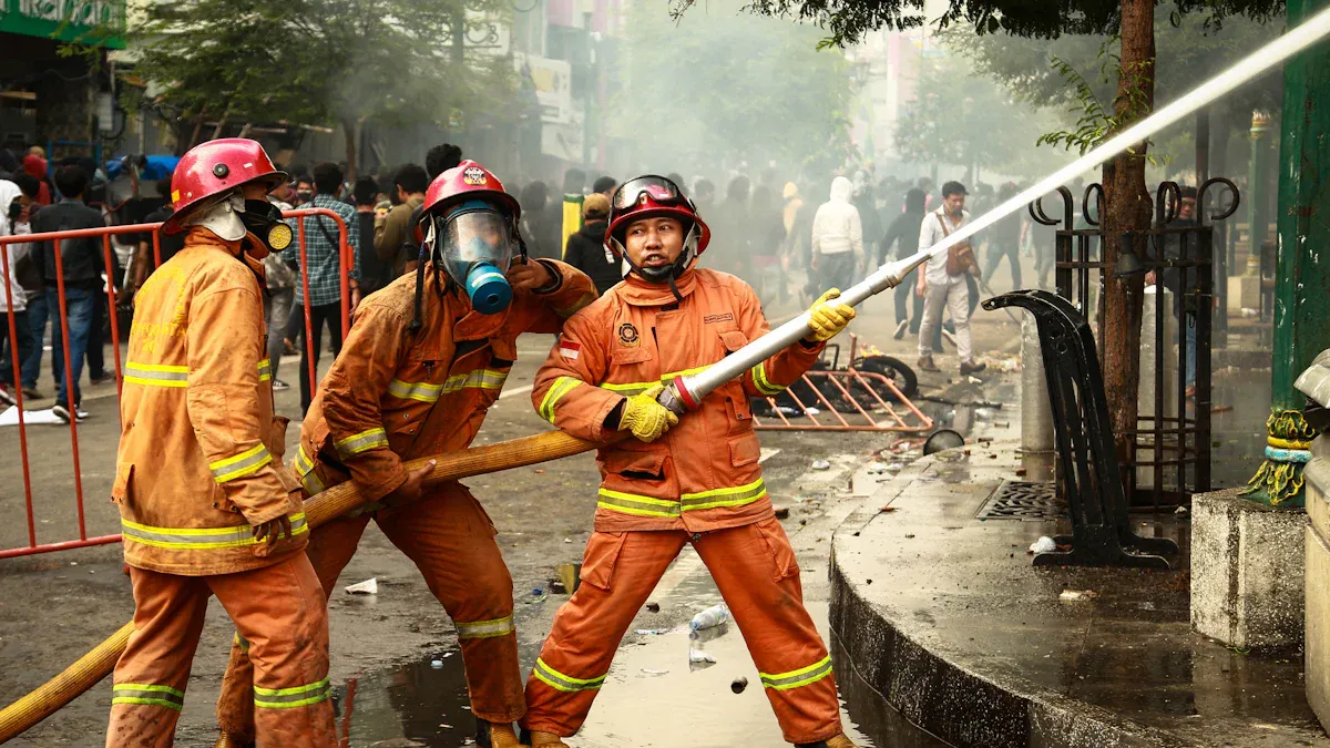 คุณสมบัติเด่นที่สุดของโทรศัพท์มือถือกันการทำลายในหน่วยงานความปลอดภัยสาธารณะ