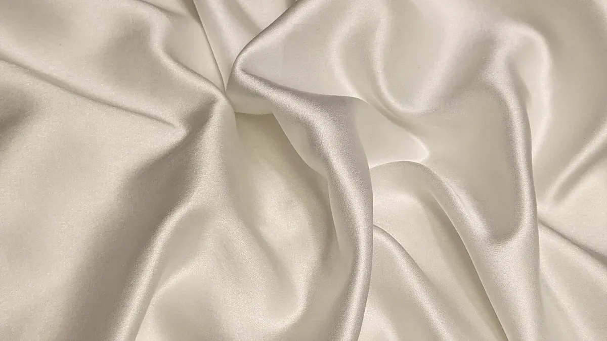 Sab saum toj Silk Pillowcase Suppliers rau Boutique Hotels