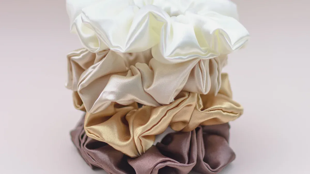 Sab saum toj 10 Silk Hair Scrunchies rau 2025