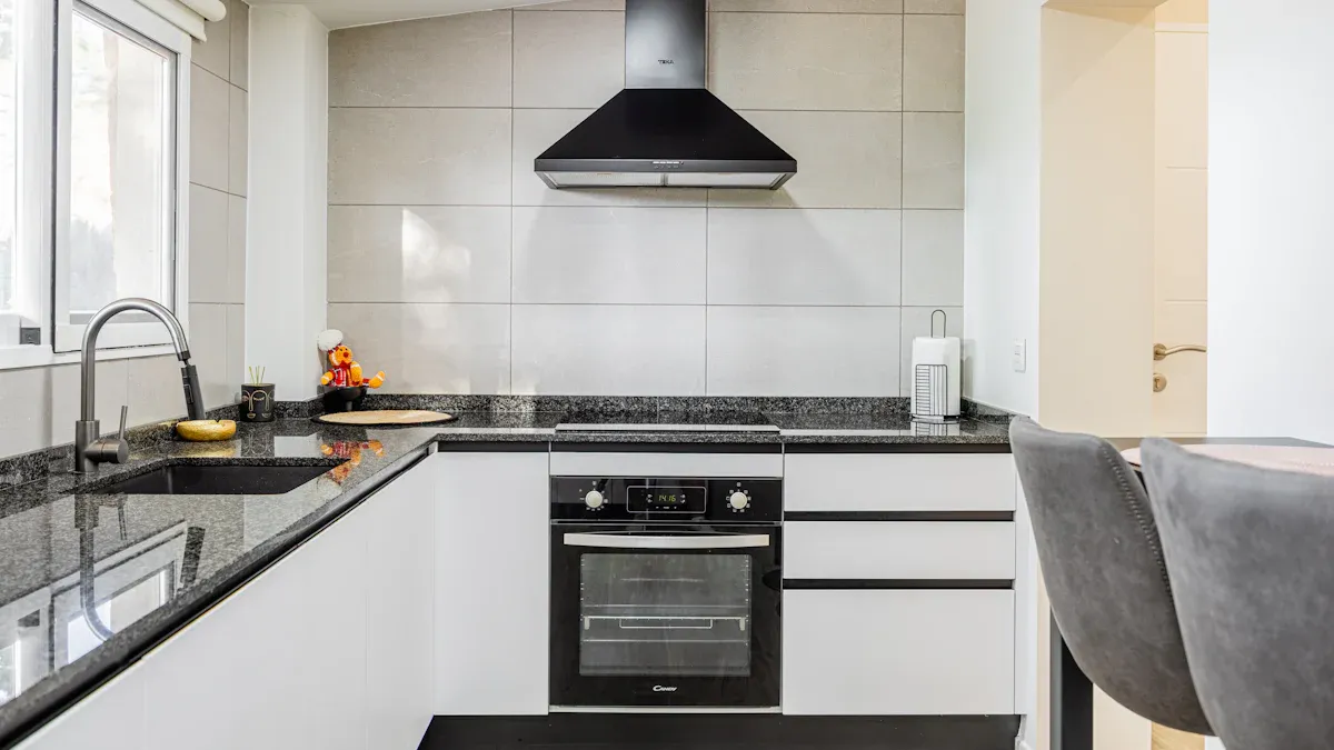 How Can an Open Kitchen Stay Fume-Free with a Smoke-Absorbing Lid?插图 How Can an Open Kitchen Stay Fume-Free with a Smoke-Absorbing Lid?