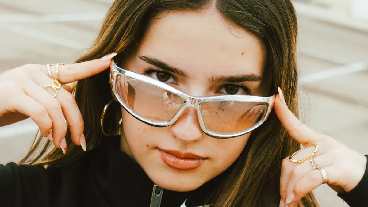 How to Transform Your Look with 10 Essential Clothing Accessories: A Complete Guide