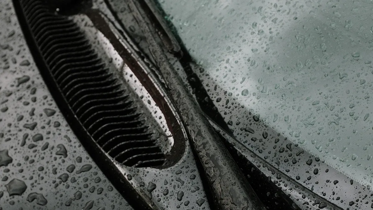 A yw llafnau sychwyr metel yn dda?