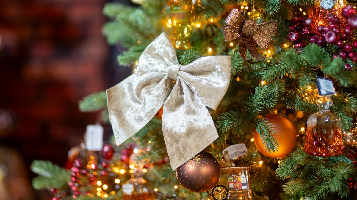 Why Luxury Glass Ornaments Are the Perfect 2026 Christmas Gift