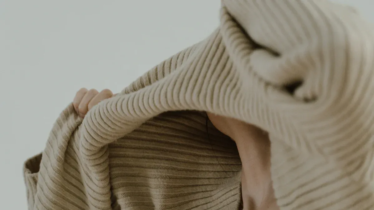 What are the disadvantages of rib knit