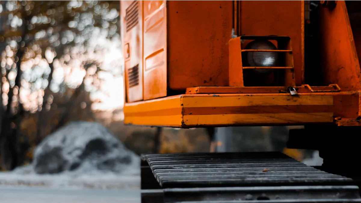 Cingoli di gomma per escavatori: Sceglie u mudellu di battistrada ghjustu