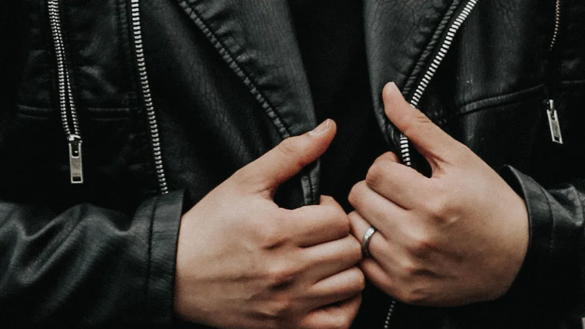 The Best Heavy-Duty Zippers for All Types of Jackets