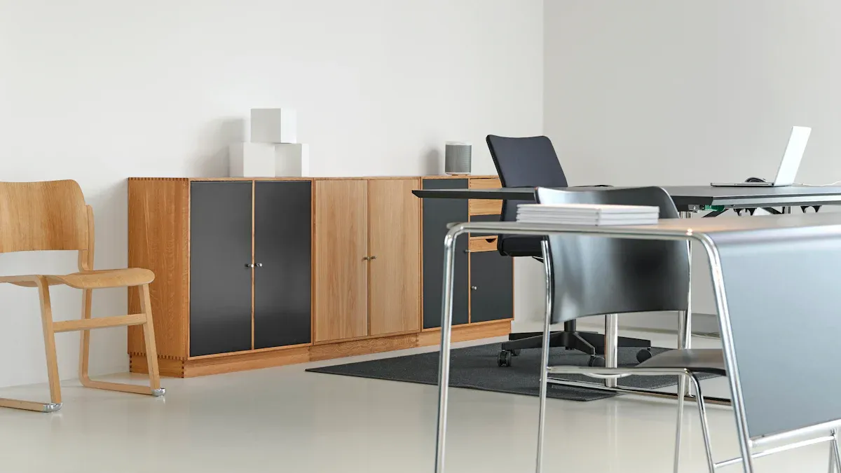 Six-person Booth-A Furniture Matching for Modern Offices