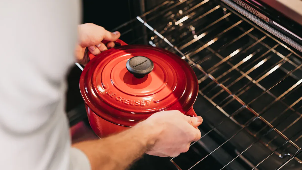 Benefits of Using Red Silicone Glass Lid for Pots and Pans