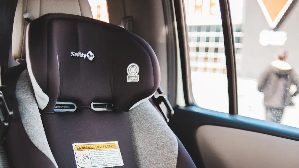 हाई बैक बूस्टर सीटों के बेहतर सुरक्षा मानक