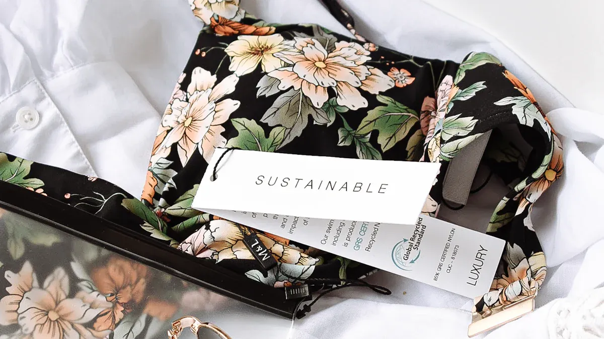 Applications of Eco-friendly Nylon Zippers in Fashion