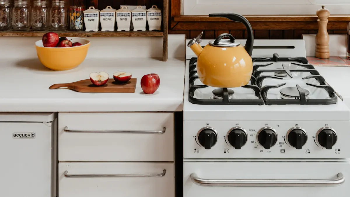 Effectiveness of a Microwave Grill Pan in Today's Kitchens