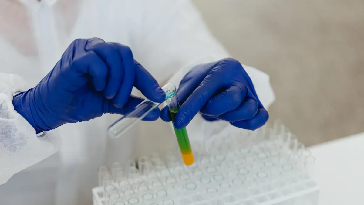 ການກະກຽມລະບົບຕ່ອງໂສ້ການສະໜອງຂອງທ່ານສຳລັບກະຈົກແຕ່ງໜ້າ LED ອັດສະລິຍະໃນປີ 2026