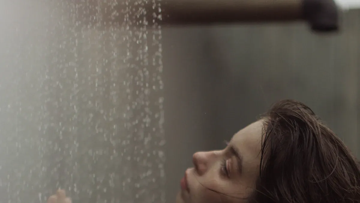 Prečo je filtračná sprchová hlavica kľúčová pre žiarivú pleť a vlasy