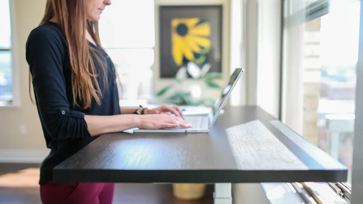 Pros and Cons of Electric Sit-Stand Desks