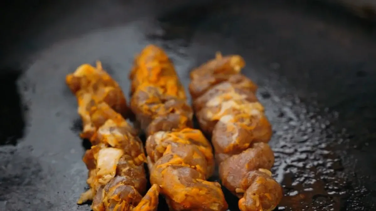 Which brand makes the most durable microwave grill pan?