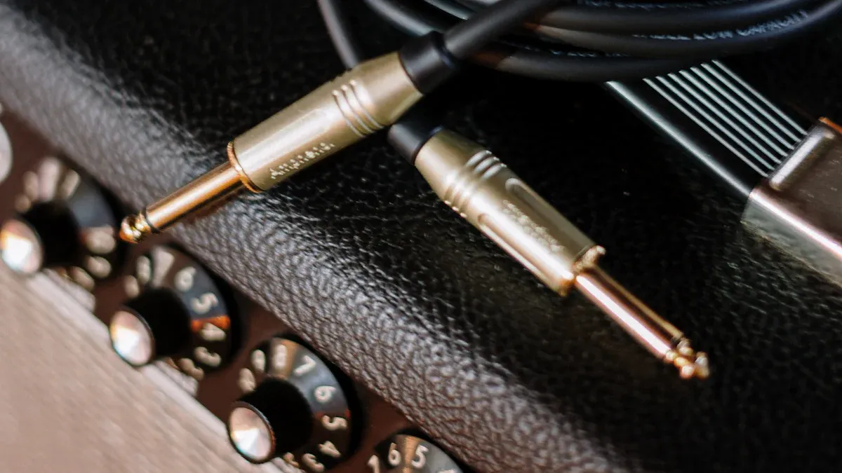 Aplicações de cabos de 1/4 a XLR em configurações de palco de vários sistemas