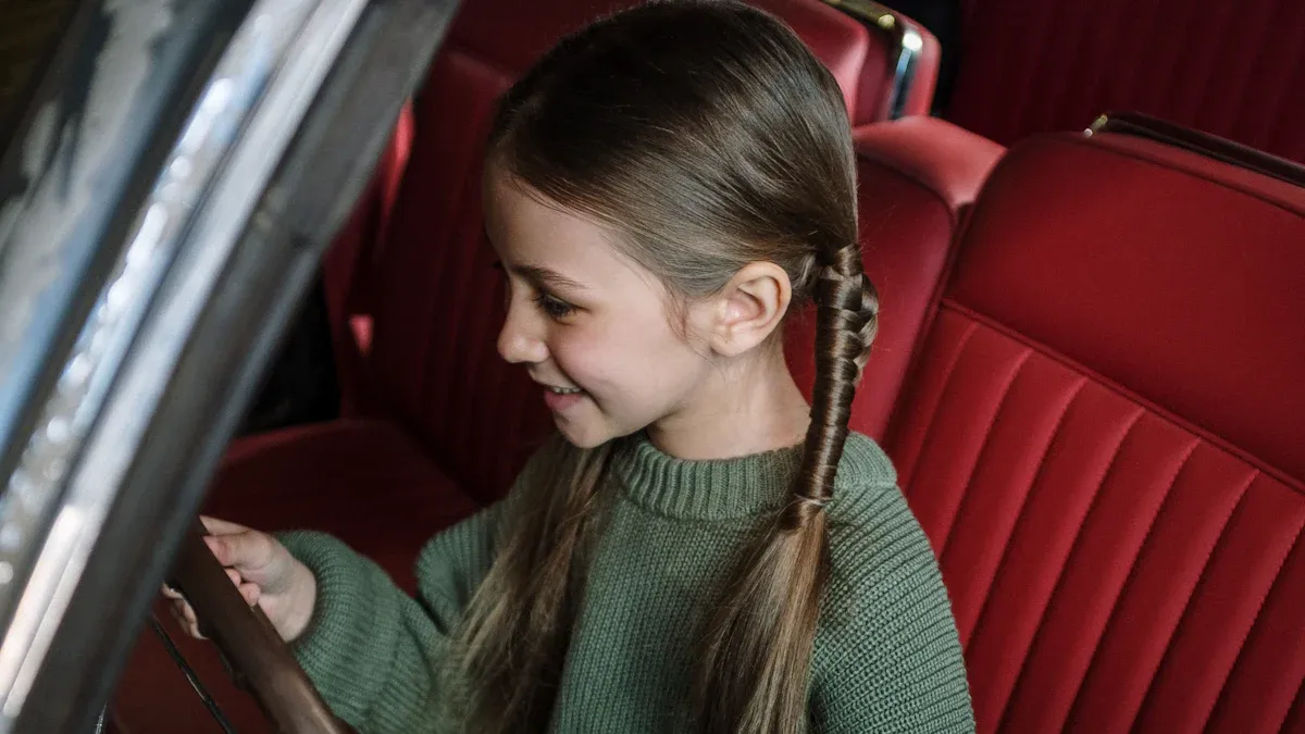 പിൻഭാഗത്തേക്ക് അഭിമുഖീകരിക്കുന്ന കാർ സീറ്റ് ആപ്പ്-കണക്റ്റഡ് ഗൈഡൻസ്