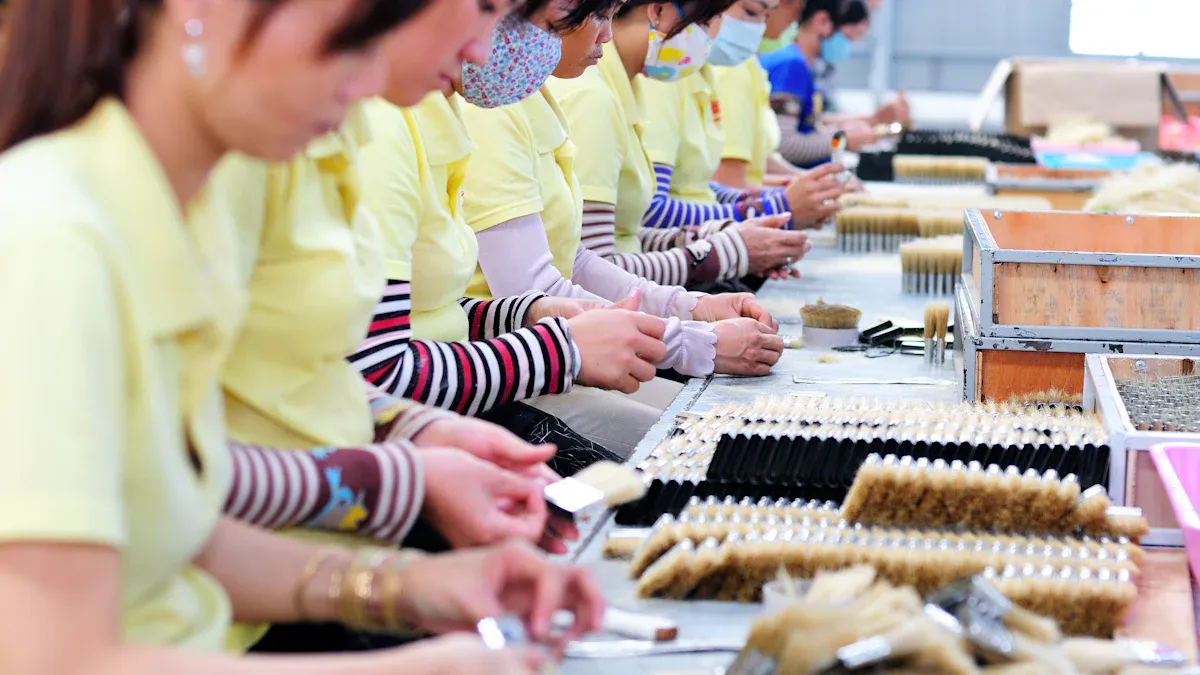 Who are the top-rated clothing accessory manufacturers in China for 2026?