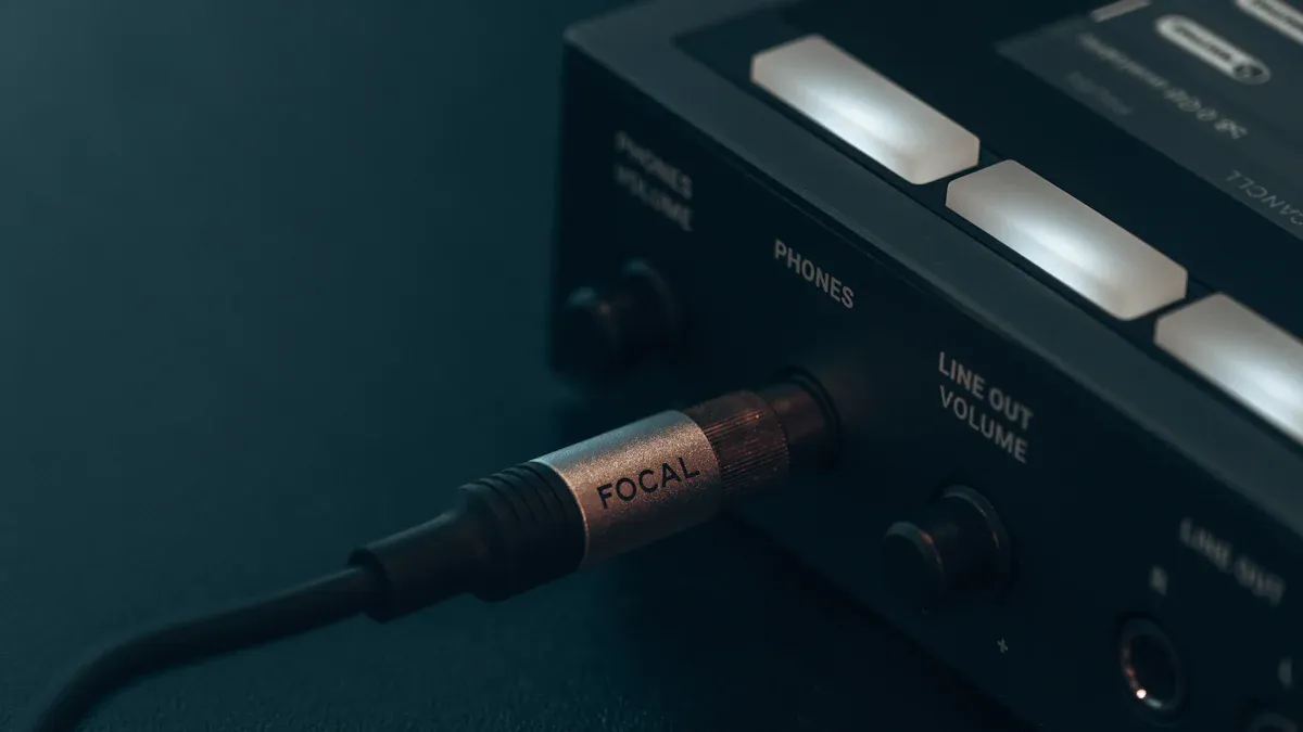 Quiet audio plug: Check physical connections