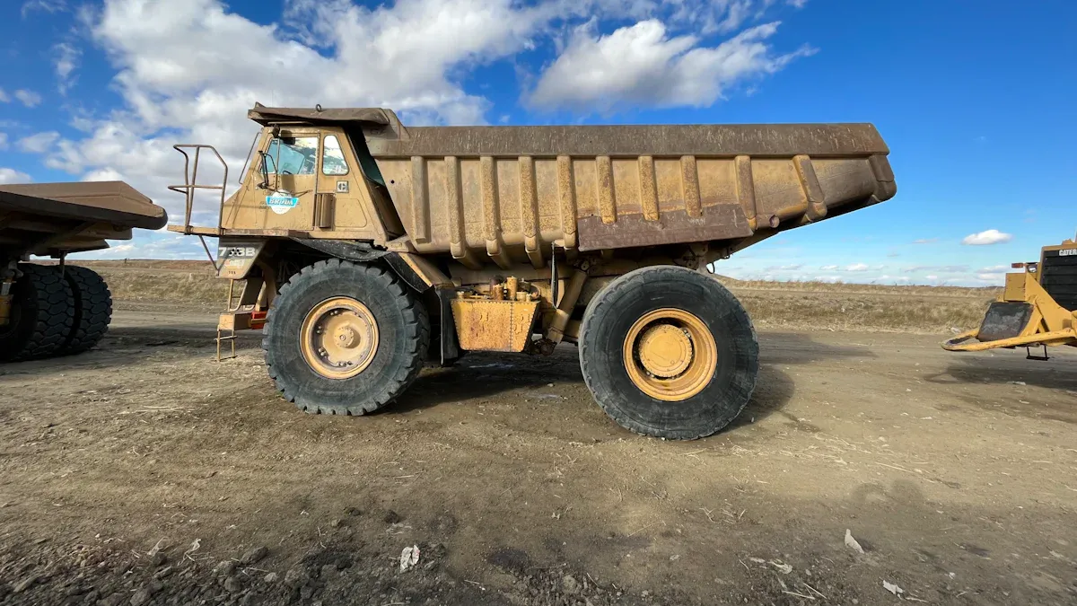 ଡମ୍ପର ଟ୍ରାକ୍ କ’ଣ ଏବଂ ନିର୍ମାଣରେ ସେମାନଙ୍କର ବ୍ୟବହାର କ’ଣ?